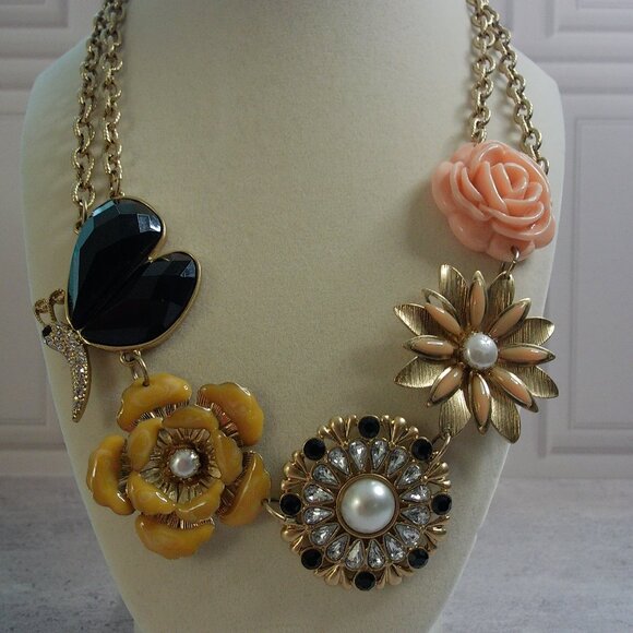 Pretty Floral Statement Necklace and Earrings Set - Picture 1 of 8
